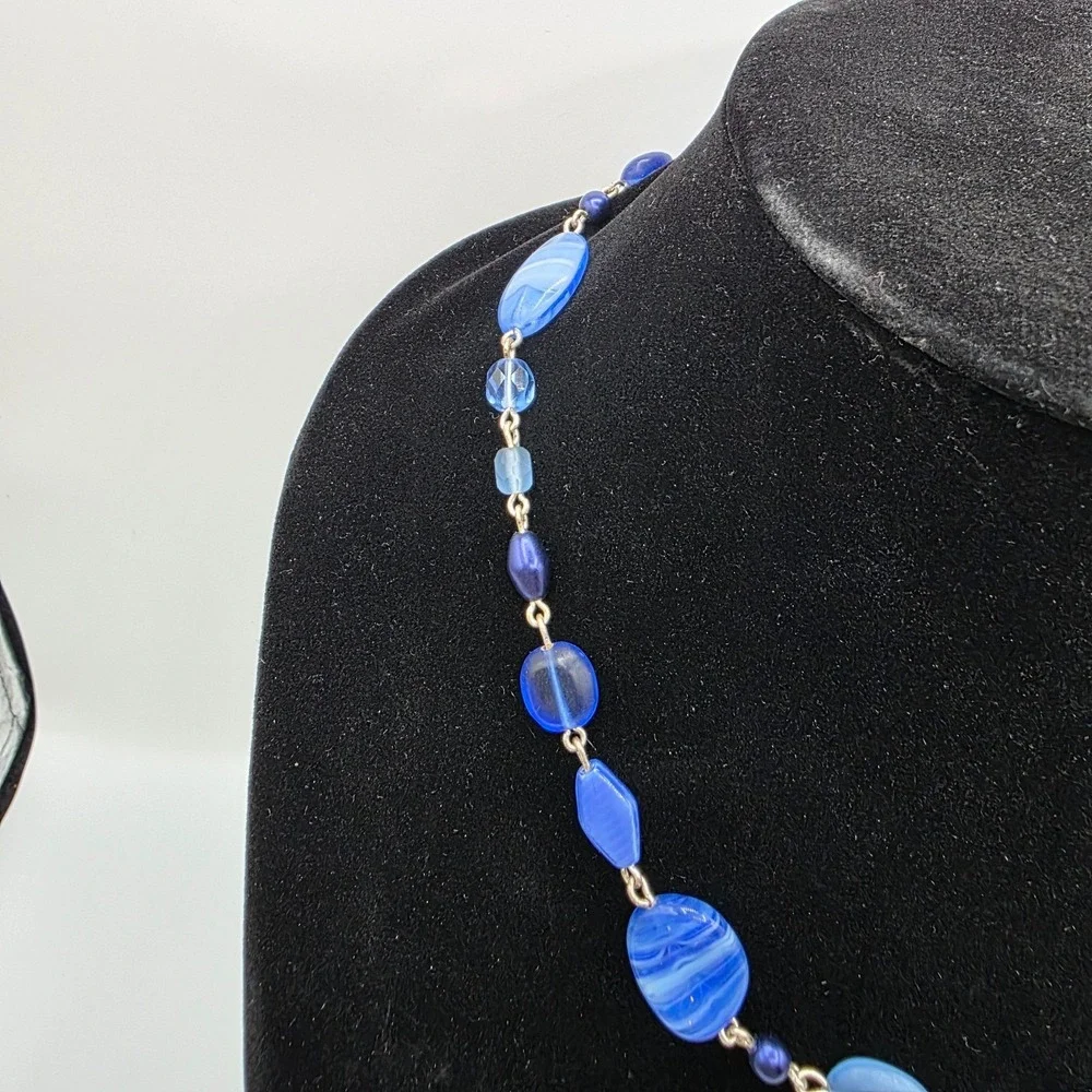 Vintage Womens Czech Glass Beaded‎ Necklace Vibrant Blue Round Heart Bead 20